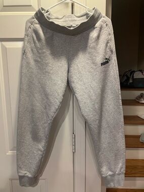 Women’s Puma Light Gray Sweat Joggers with Logo Size Small